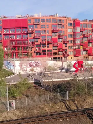 אדריכלות ברלינאית אדומה שגיליתי בשיטוטים